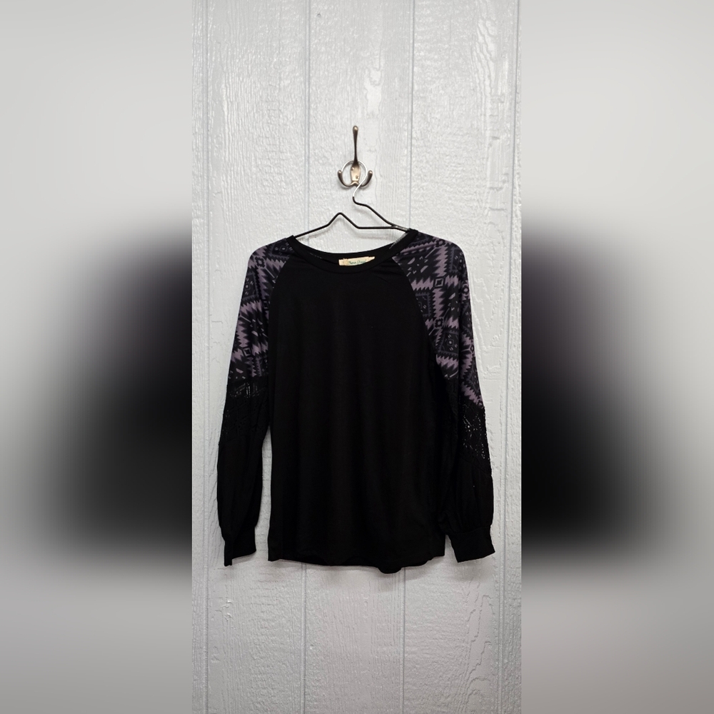 Southern Grace Black and Purple Long Sleeve Top New